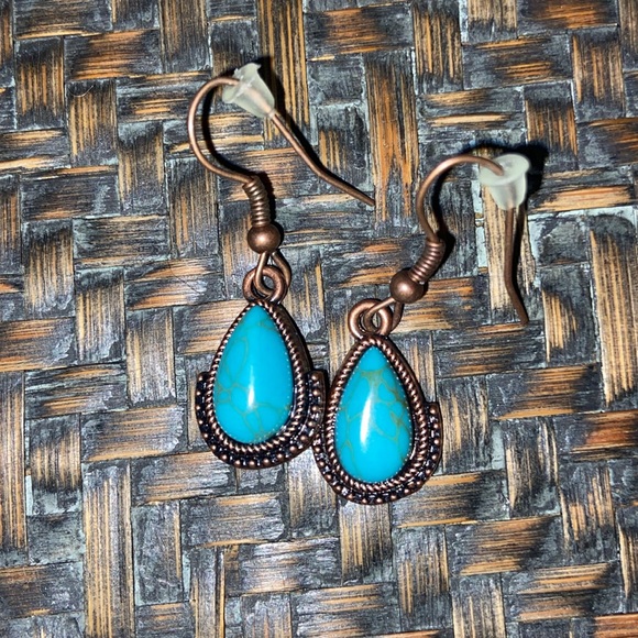 SET of FOUR PAIRS of Earrings - Picture 7 of 11